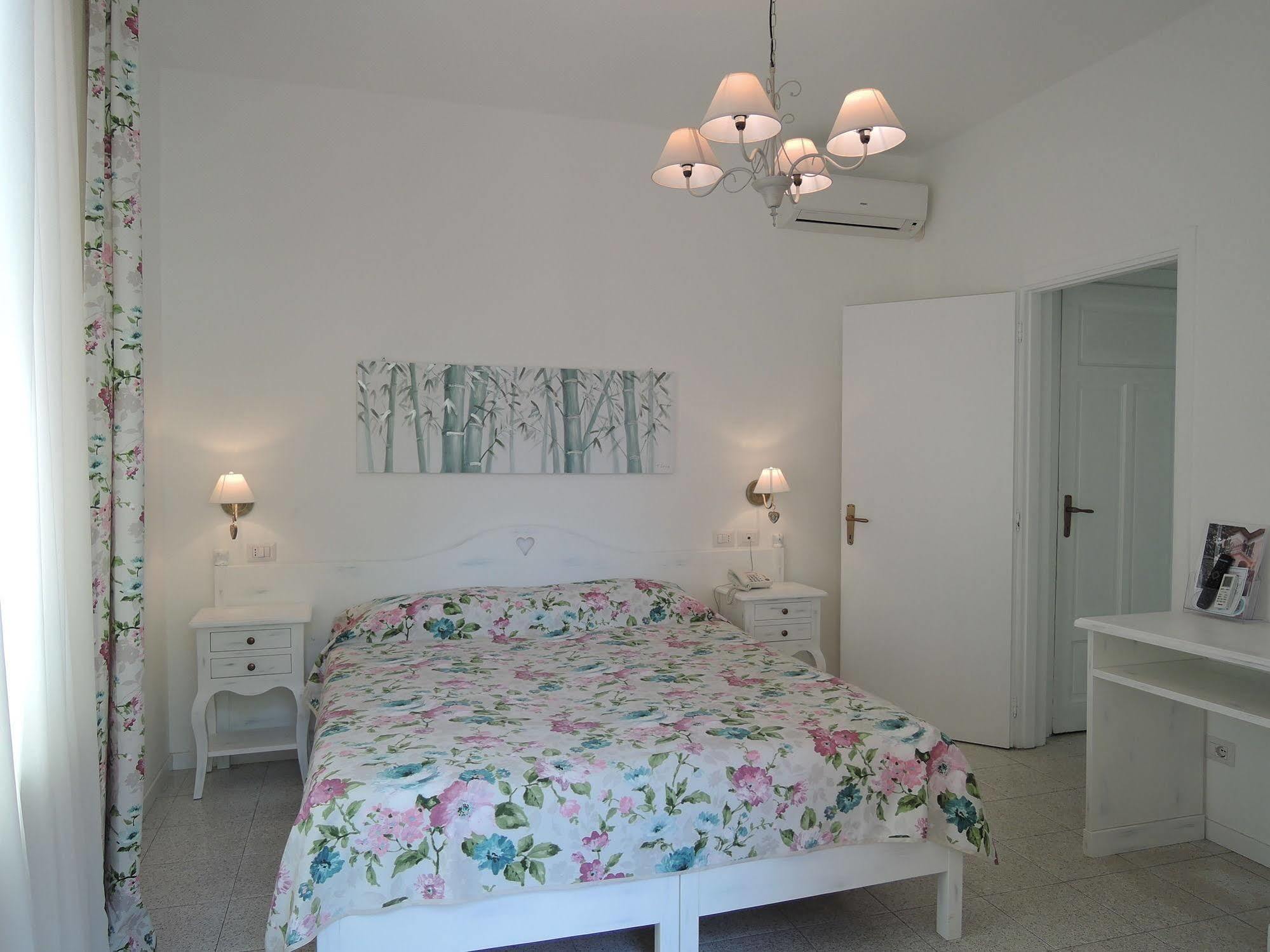 Hotel La Scogliera Bordighera Εξωτερικό φωτογραφία